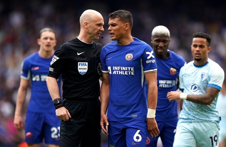 Arbitrii din Premier League, puşi să completeze chestionare! Schimbare importantă anunţată de Howard Webb: „Vor fi publice”