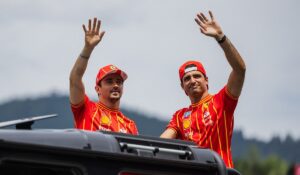 Charles Leclerc, dezvăluiri despre relaţia cu Carlos Sainz: „Eu îl uram pe el şi el pe mine”. De unde a plecat totul