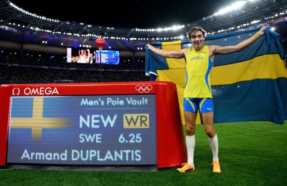 Armand Duplantis şi-a doborât recordul mondial în proba de săritură cu prăjina! Este al nouălea record mondial pentru suedez!