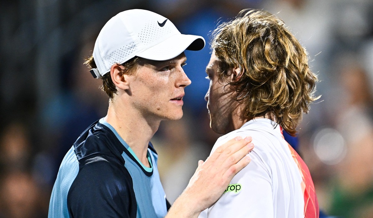 Jannik Sinner, eliminat de Andrey Rublev în sferturile de la Montreal! Numărul 1 ATP a acuzat probleme medicale