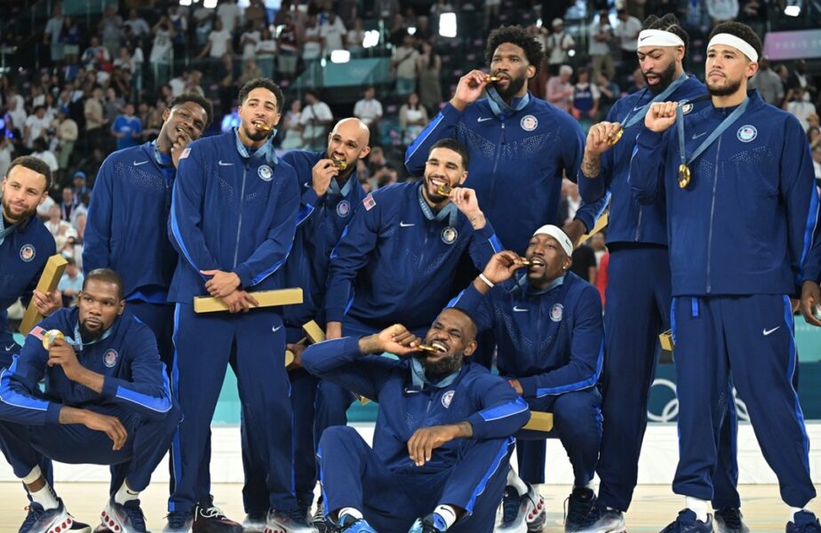 SUA, o nouă medalie de aur la Jocurile Olimpice la baschet masculin! Stephen Curry a făcut spectacol în finala de la Paris