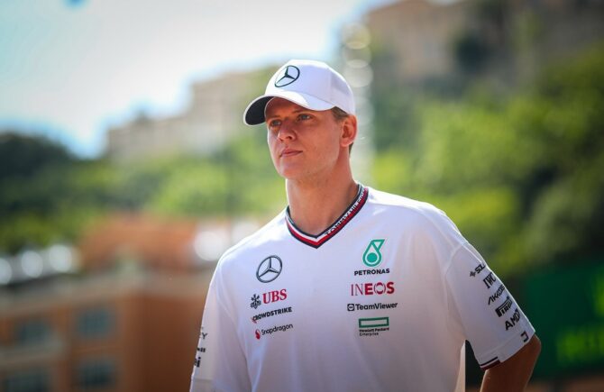 Fiul lui Schumacher primeşte o nouă şansă în Formula 1, după ce a fost rezerva lui Hamilton la Mercedes! Echipa care îl doreşte