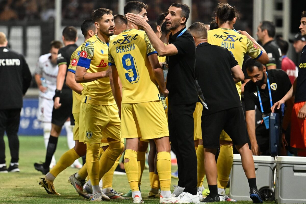 Petrolul – Universitatea Cluj 0-0. Remiză pe Ilie Oană. „Şepcile roşii rămân neînvinse după duelul de la Ploieşti