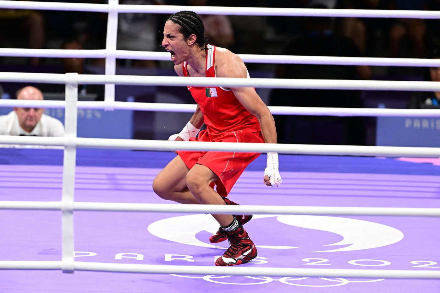 Imane Khelif a învins-o pe Luca Anna Hamori şi şi-a asigurat o medalie olimpică