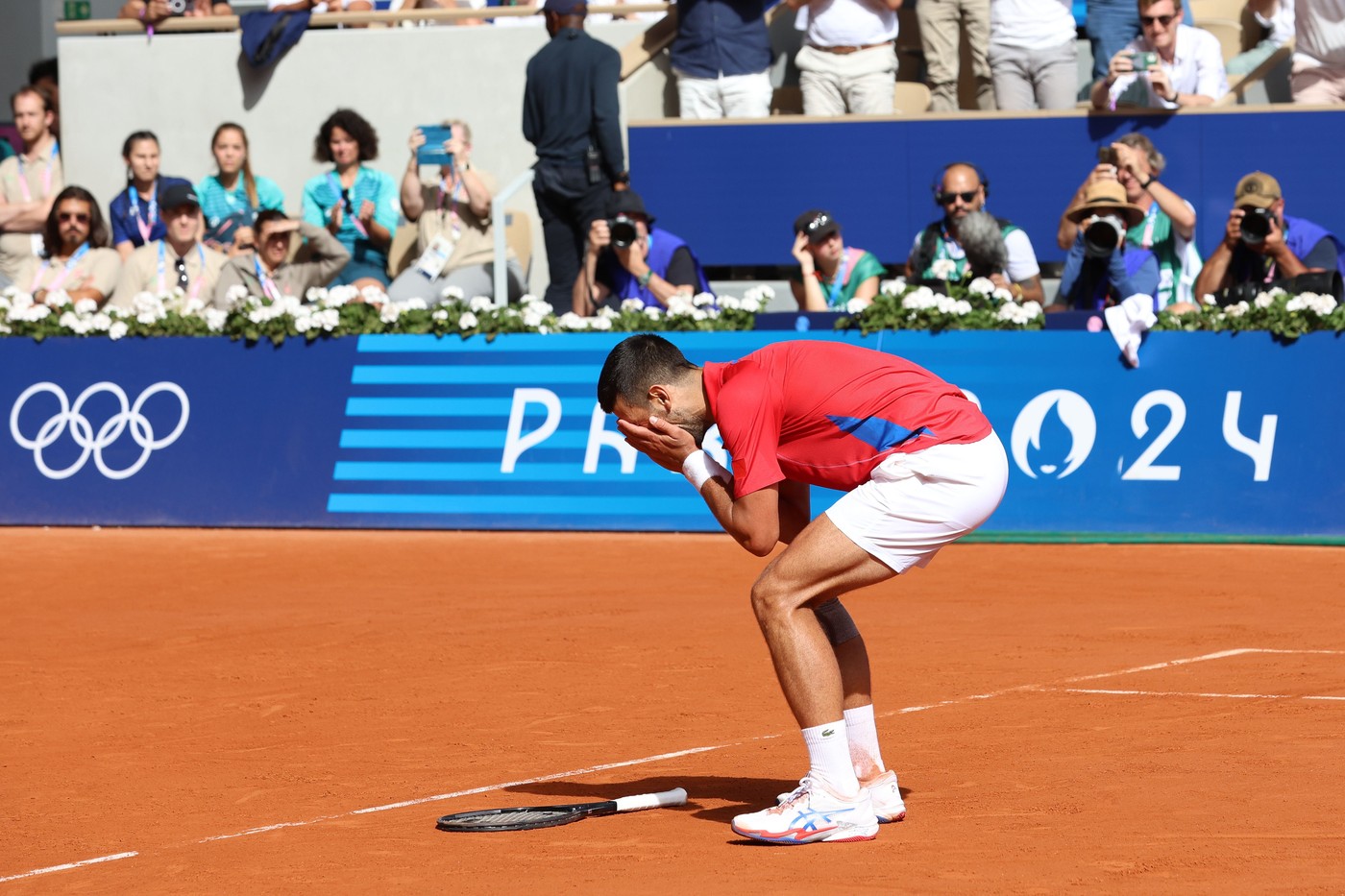 NOVAK DJOKOVIC of Serbia reacts to defeating CARLOS ALCARAZ of Spain, thus grabbing his elusive gold medal in the Tennis Men's Singles final at the Paris 2024 Olympic Games in Roland-Garros, France
Paris 2024: Tennis, Ile-De-France, France - 04 Aug 2024,Image: 895907301, License: Rights-managed, Restrictions: , Model Release: no