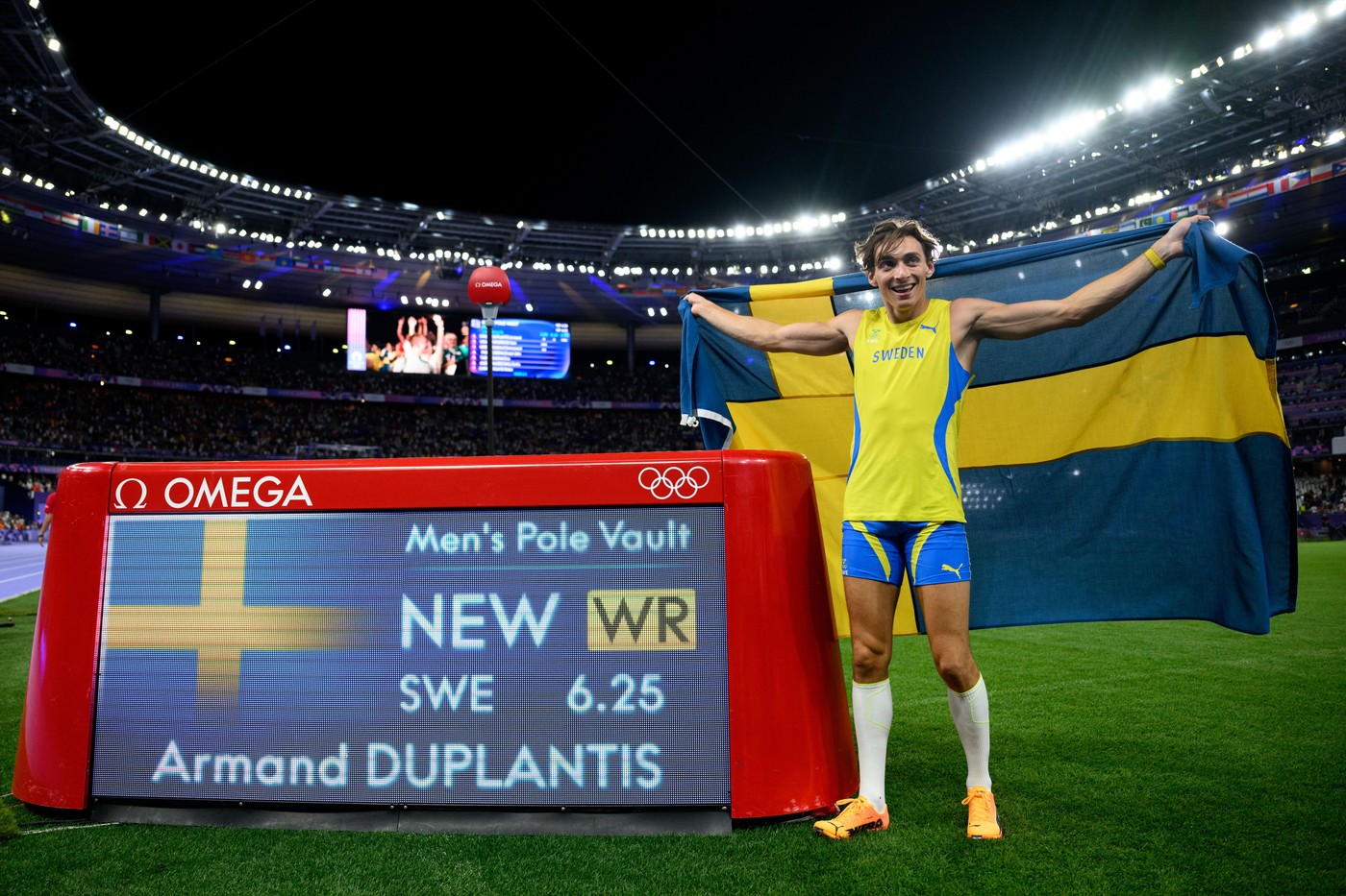 Armand Duplantis of Sweden celebrates with his family after clearing 6,25 meters in men's athletics pole vault final and setting a new world record during day 10 of the Paris 2024 Olympic Games on August 5, 2024 in Paris.
Paris 2024 Olympics, Day 10, Athletics, France - 05 Aug 2024,Image: 896313417, License: Rights-managed, Restrictions: , Model Release: no
