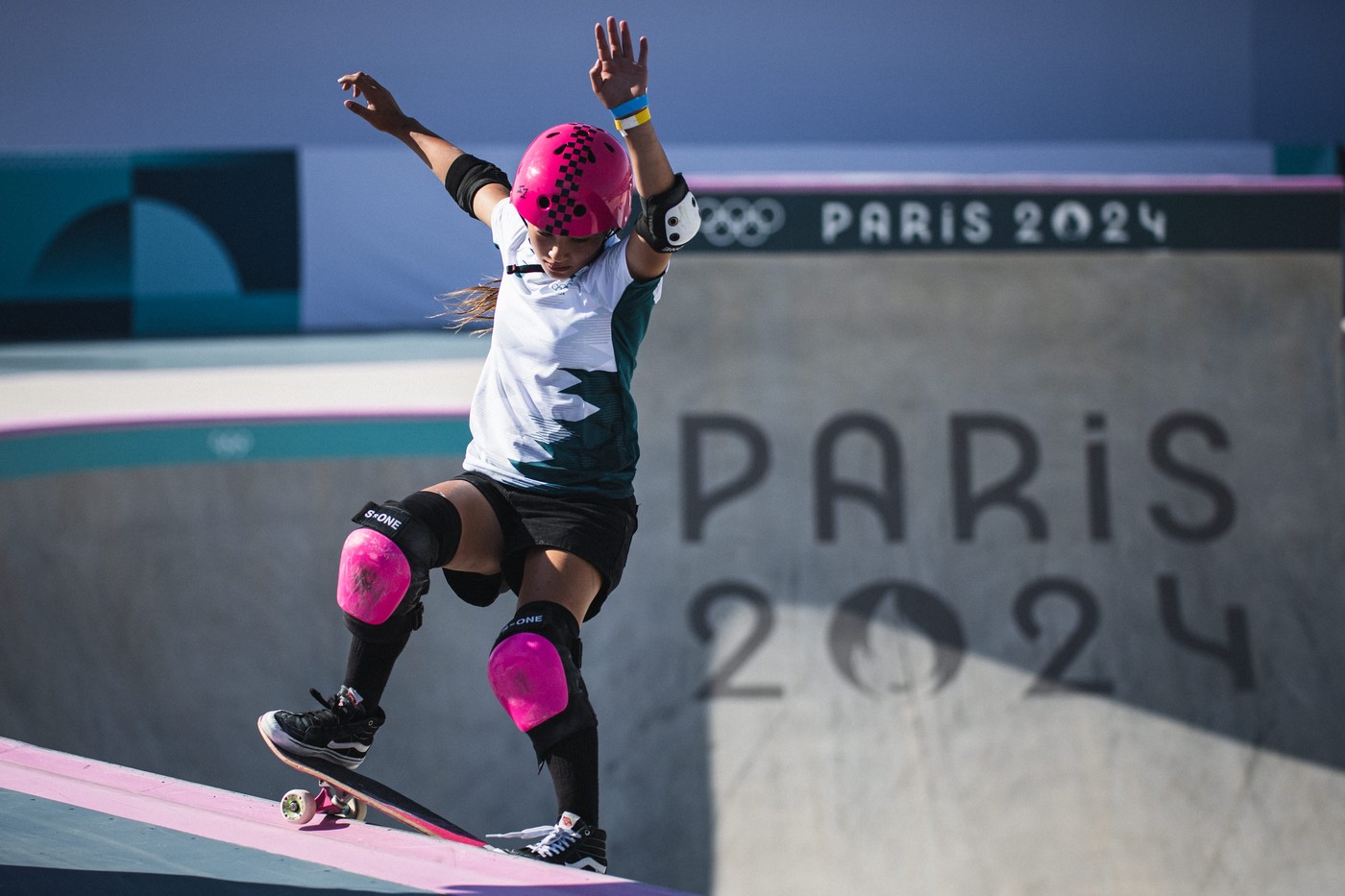 PARIS, IF - 06.08.2024: WOMEN'S SKATE PARK - Skateboarding - Paris 2024 Olympics - Final of the women's Skate Park competition, held at Lá Concorde, in Paris, France, this Tuesday (06). In the photo, Arisa Trew (AUS) (Photo: Luca Castro/Fotoarena),Image: 896574566, License: Rights-managed, Restrictions: World Rights Except Brazil * BRAOUT, Model Release: no