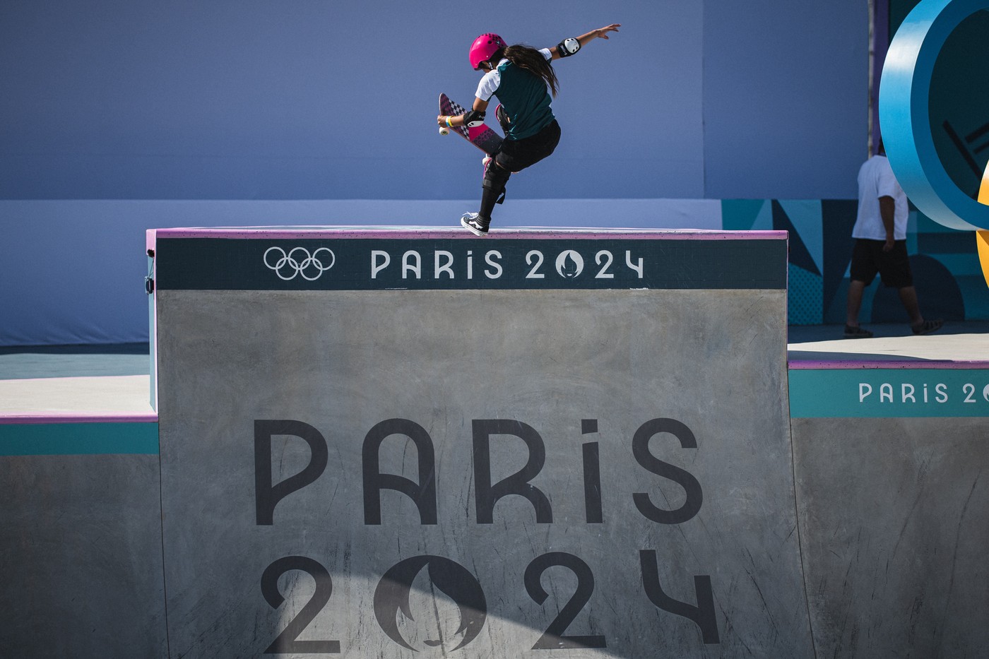 PARIS, IF - 06.08.2024: WOMEN'S SKATE PARK - Skateboarding - Paris 2024 Olympics - Final of the women's Skate Park competition, held at Lá Concorde, in Paris, France, this Tuesday (06). In the photo, Arisa Trew (AUS) (Photo: Luca Castro/Fotoarena),Image: 896574584, License: Rights-managed, Restrictions: World Rights Except Brazil * BRAOUT, Model Release: no