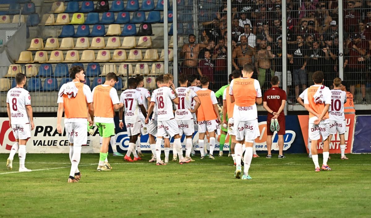 „E haos în toate compartimentele, şi în conducere Rapid, făcută praf înaintea derby-ului cu echipa lui Kopic: „Nu bate Dinamo