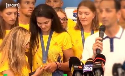 „Pot să mă uit la medalia ta?” Imagini emoţionante cu Sabrina Voinea, după „furtul” de la Jocurile Olimpice 2024