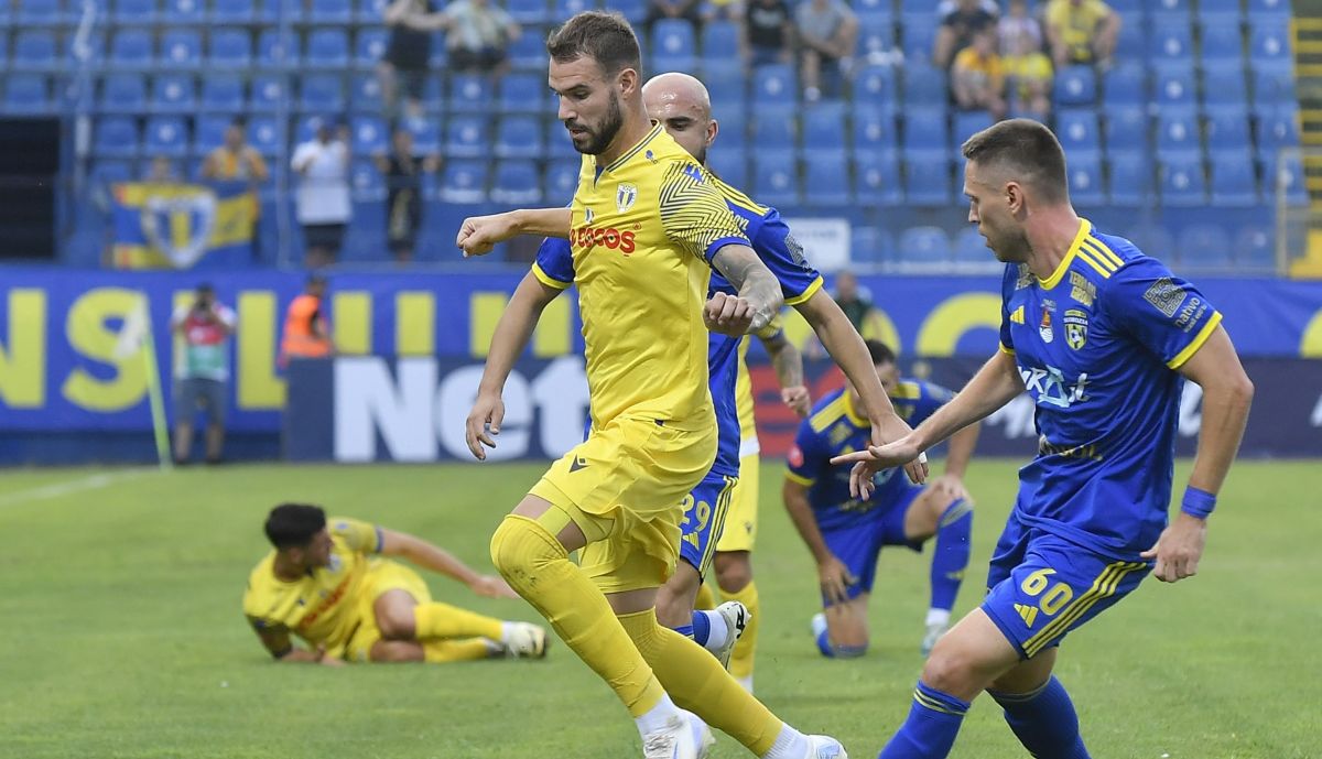 Scandal uriaş după Unirea Slobozia – Petrolul 1-2! Preşedintele clubului a acuzat dur arbitrajul: “Nu suntem lăsaţi să jucăm”