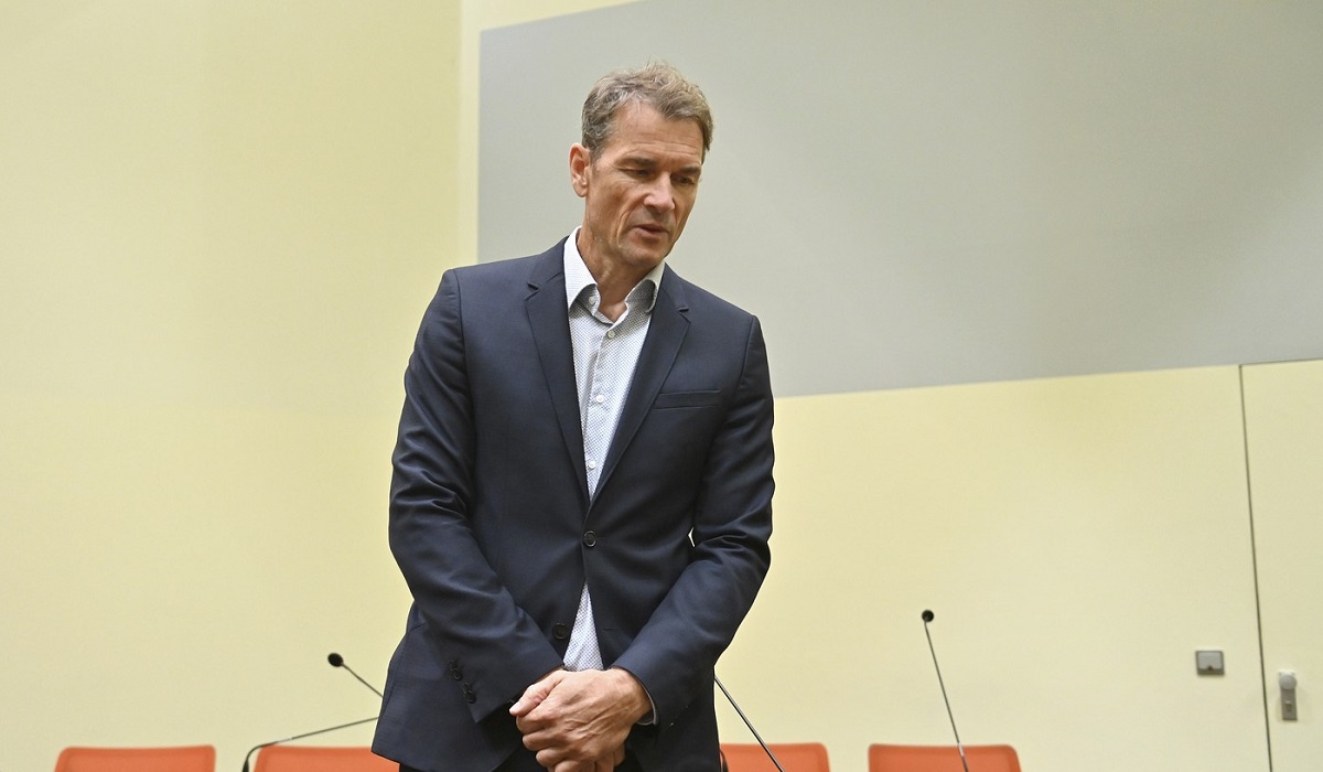 Jens Lehmann a primit o amendă uriașă după ce a intrat cu drujba peste vecinul său! Problemele nu se termină pentru fostul portar