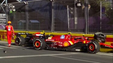 Sergio Perez şi Carlos Sainz s-au ciocnit pe finalul cursei de la Baku