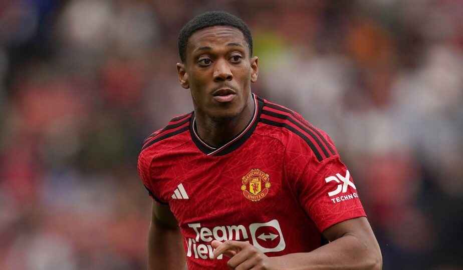 Anthony Martial negociază cu AEK Atena