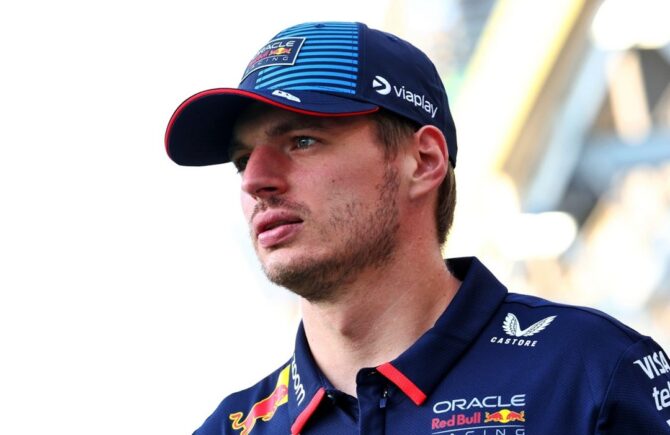 Max Verstappen râde de FIA alături de fani! Ironiile triplului campion mondial în mediul online