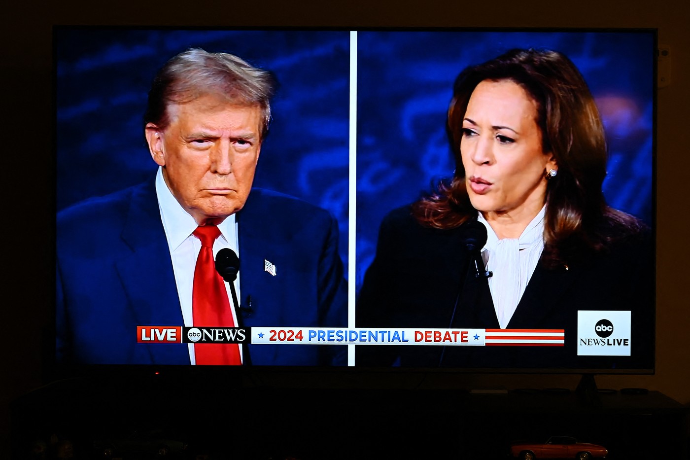 CALIFORNIA, UNITED STATES - SEPTEMBER 10: Former President of the United States Donald J. Trump and Vice President Harris's first Presidential Debate is displayed on a TV screen in Foster City, California, United States on September 10, 2024. Tayfun Coskun / Anadolu/ABACAPRESS.COM,Image: 906568917, License: Rights-managed, Restrictions: , Model Release: no