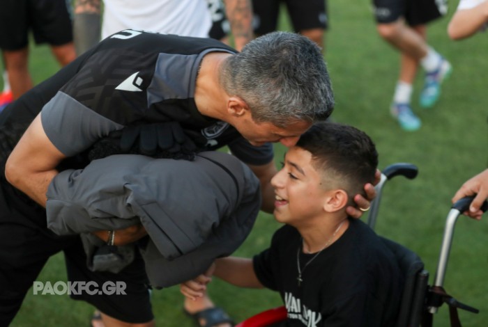 Răzvan Lucescu şi PAOK, gest superb pentru micuţul fan al echipei din Grecia care se pregăteşte de operaţia vieţii lui!