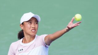 Shuai Zhang a încheiat seria incredibilă de 24 de înfrângeri la rând! Victorie după un an şi jumătate chiar la China Open