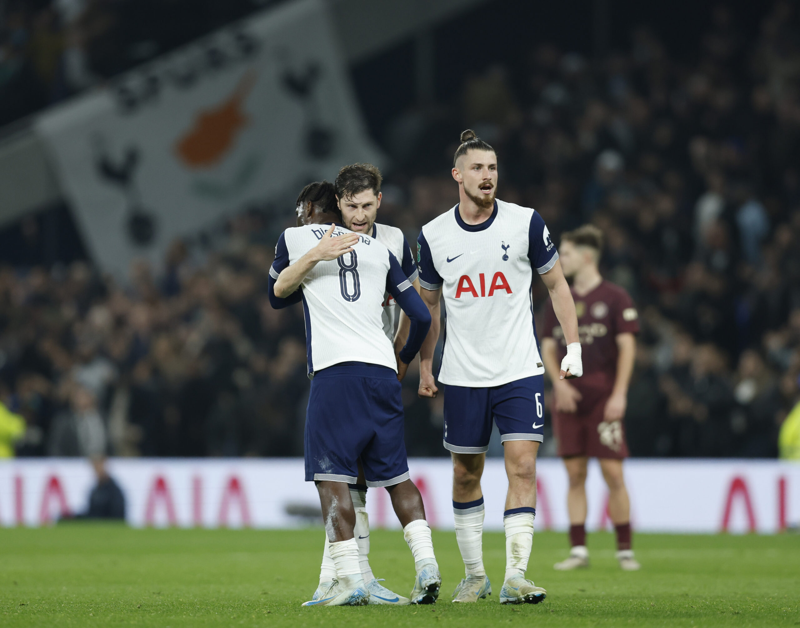 Drăgușin poate fi titular la Spurs în Premier League! Anunțul lui Postecoglou, după victoria cu City