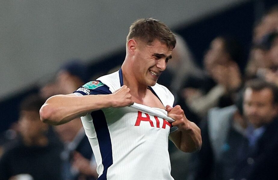 Micky van de Ven, fundaşul care îl ţine pe bară pe Radu Drăguşin la Tottenham, s-a „rupt”. A ieşit cu lacrimi în ochi de pe teren