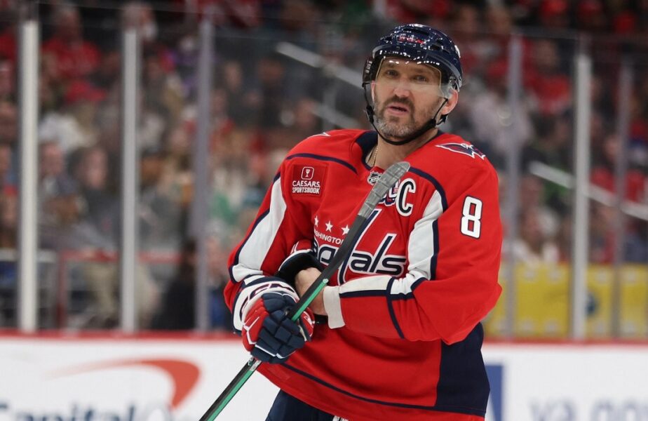 Alex Ovechkin, pe urmele recordului lui Wayne Gretzky! Câte goluri trebuie să mai înscrie pentru a-l depăşi pe „The Great One”