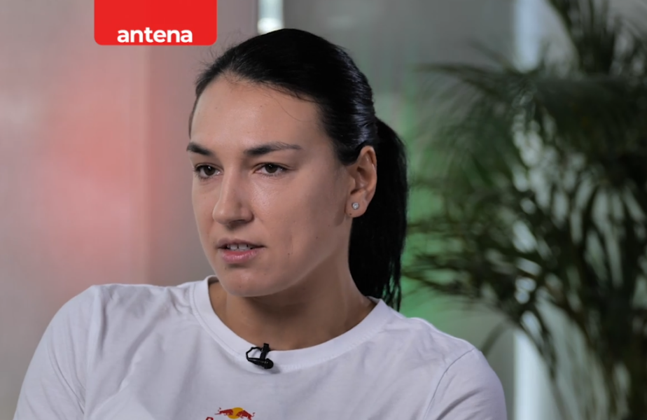 Cristina Neagu, despre „povara” celebrităţii: „Nu te gândi acum că sunt Messi şi Ronaldo şi nu pot merge pe stradă!”