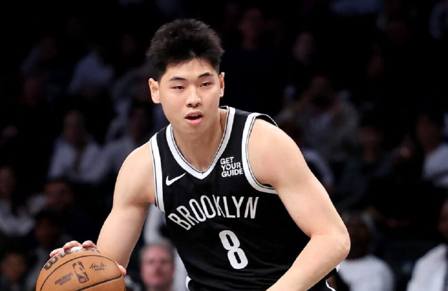 Cui Yongxi, al şaptelea jucător chinez care a debutat în NBA! Jucătorul lui Brooklyn Nets a reuşit primul său punct