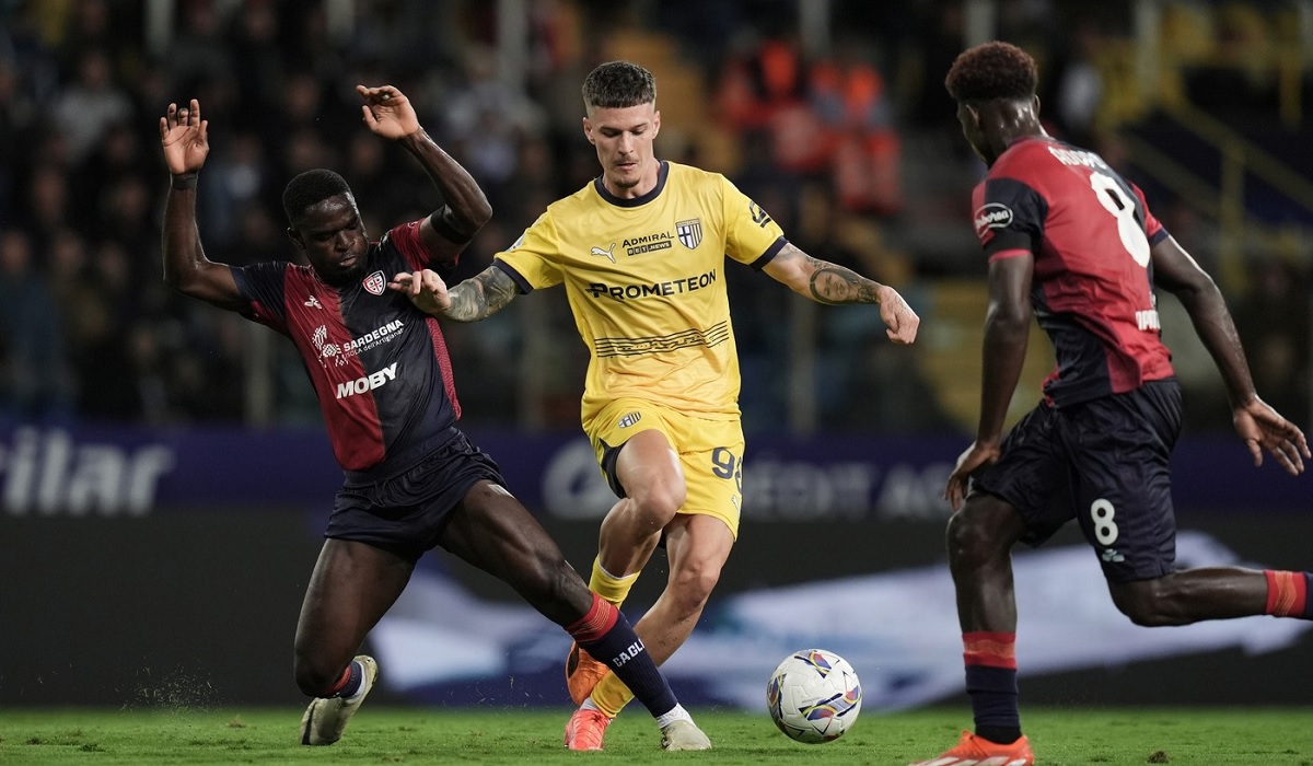 Dennis Man, criticat de italieni, chiar şi după golul marcat în Parma - Cagliari 2-3: Nu poţi juca 10 minute