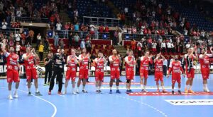 Înfrângere categorică pentru Dinamo, în Liga Campionilor! „Dulăii” nu au avut nicio şansă în faţa lui Veszprem