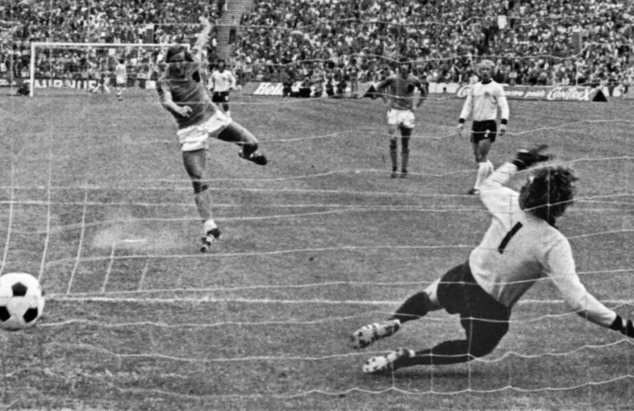 A murit Johan Neeskens! Legenda lui Ajax avea 73 de ani! A fost coleg cu Johan Cruyff şi elev al lui Ştefan „Pişti” Kovacs