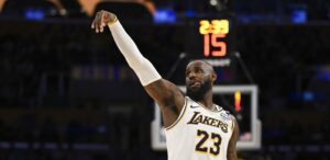 LeBron James, triple-double şi 16 puncte în ultimul sfert din LA Lakers – Sacramento Kings 131 – 127