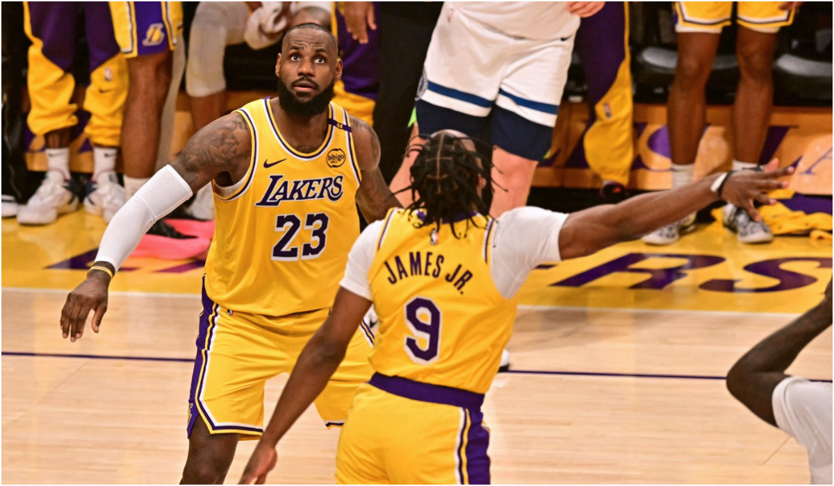 LeBron James a scris istorie alături de fiul său în NBA. Au jucat împreună primul meci oficial la Lakers