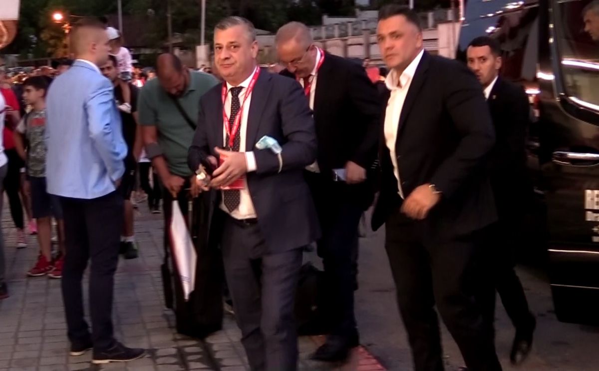 Neluţu Varga l-a auzit pe Dan Petrescu că se plânge de transferuri şi i-a dat imediat replica: „Treaba lui e să antreneze!