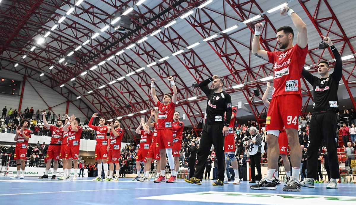 PSG - Dinamo 35-32! Campioana României, aproape de o victorie uriaşă la Paris! Final de meci dramatic pentru dulăi