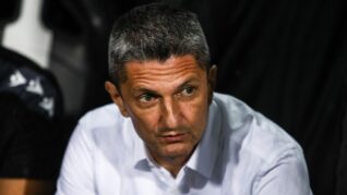 „Dacă era altul, era dat afară deja!” Reacţia grecilor, după ce Răzvan Lucescu l-a „ameninţat” pe Savvidis cu plecarea de la PAOK