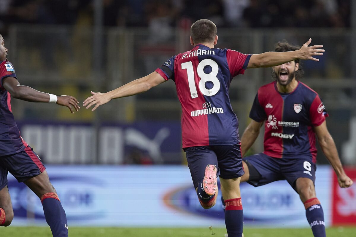 Reacţia lui Răzvan Marin după ce a marcat un super-gol, în Parma - Cagliari 2-3