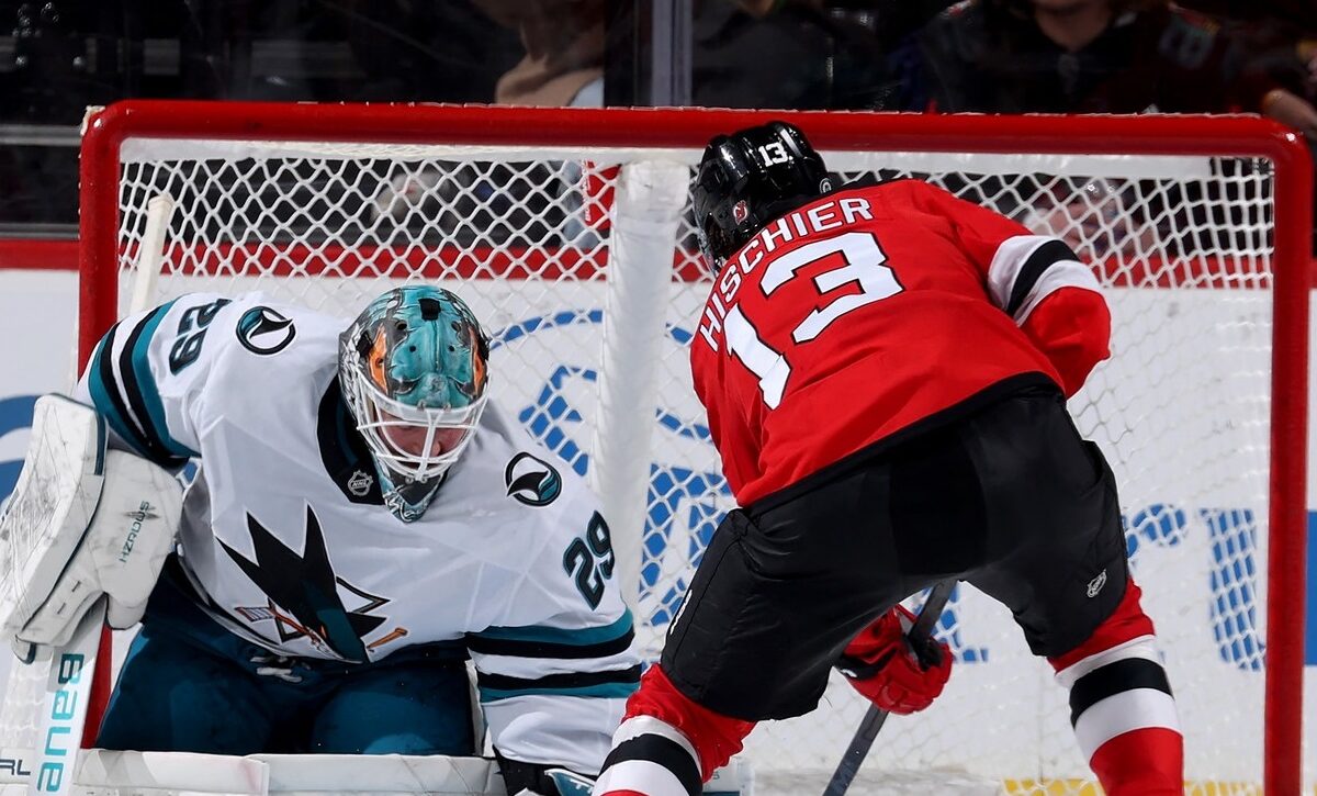 San Jose Sharks – New Jersey Devils 1-0. 44 de intervenţii salvatoare pentru Mackenzie Blackwood împotriva fostei sale echipe