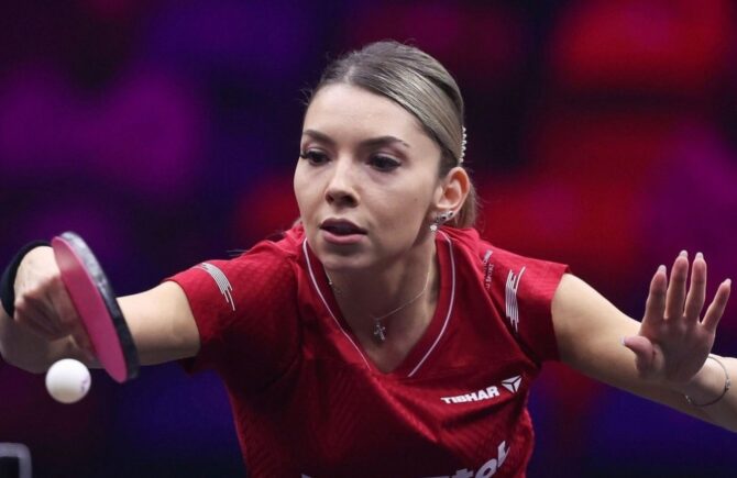 Bernadette Szocs a pierdut în turul al treilea de la WTT Star Contender Doha în faţa chinezoaicei Zhuojia He