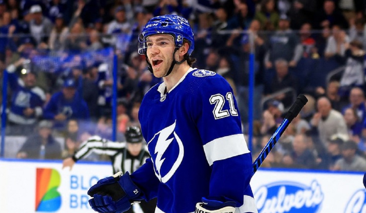 Brayden Point a reuşit hat-trick-ul cu un… autogol! Fază incredibilă în Washington Capitals – Tampa Bay Lightning