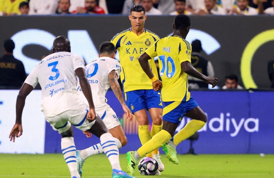 Cristiano Ronaldo a răbufnit la adresa arbitrului în Al Nassr – Al Hilal 1-1! Reacţia sa când fanii i-au scandat numele lui Messi