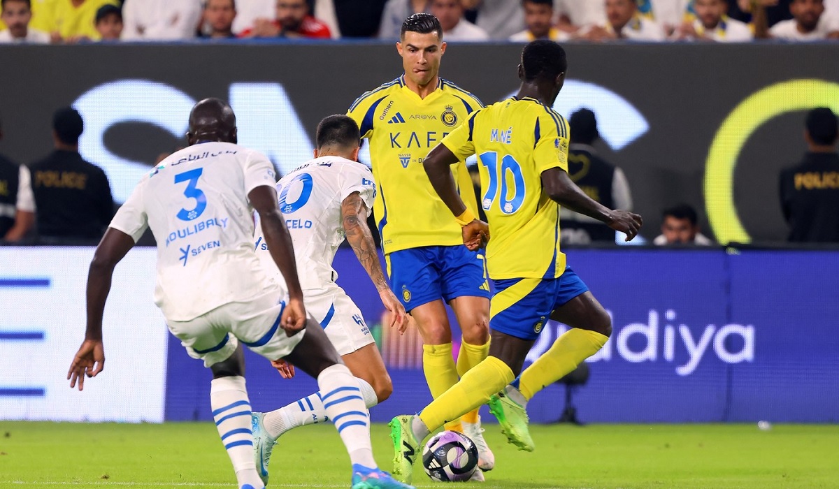 Cristiano Ronaldo a răbufnit la adresa arbitrului în Al Nassr – Al Hilal 1-1! Reacţia sa când fanii i-au scandat numele lui Messi