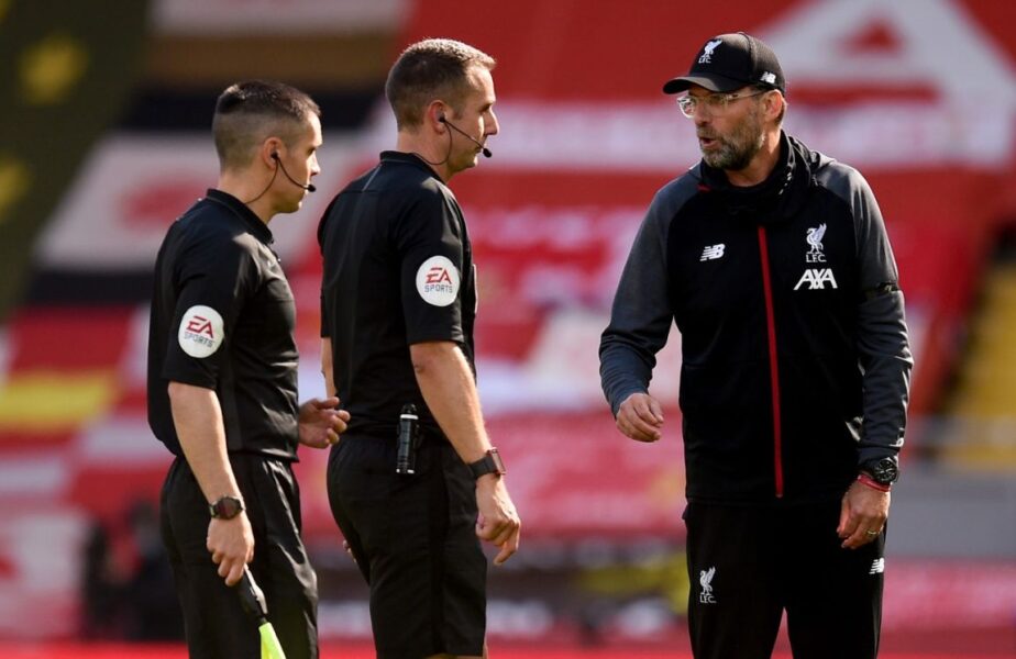 Un arbitru din Premier League, suspendat după ce a apărut într-o înregistrare în care a înjurat Liverpool şi pe Jurgen Klopp!