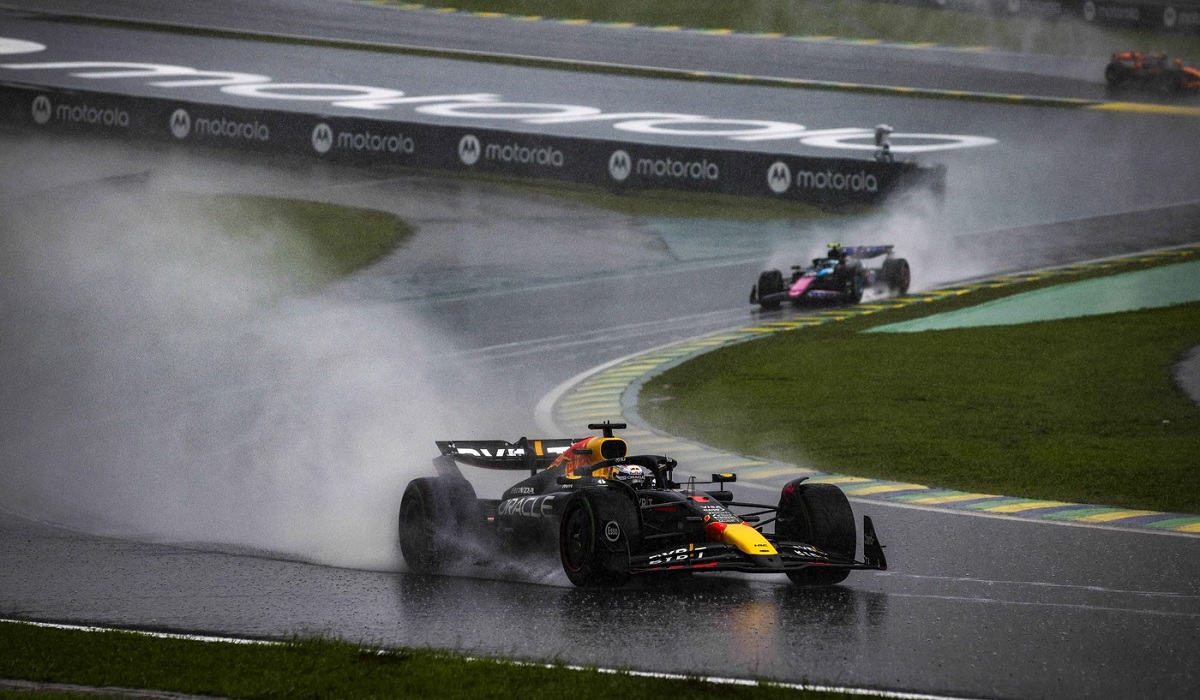 Max Verstappen a câştigat Marele Premiu al Braziliei! Cursă nebună cu steag roşu, Safety Car şi monoposturi distruse. Clasamentul