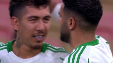 Roberto Firmino şi Riyad Mahrez au reuşit fiecare câte o "dublă" în meciul Al Ahli Saudi - Al Shorta 5-1