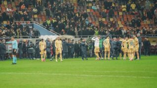 Primul anunţ al UEFA după ce meciul România – Kosovo a fost abandonat!