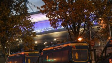 Imagini incredibile cu naţionala Israelului, înaintea meciului cu Franţa! Cum au fost duşi jucătorii la stadion