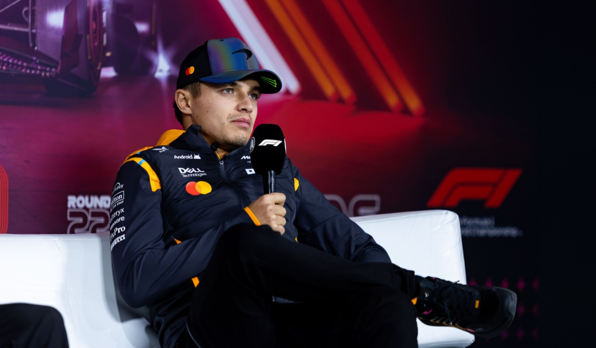 „Nu eram pregătit să mă lupt cu Max Verstappen”. Lando Norris recunoaşte că nu se aştepta la duelul pentru titlul mondial