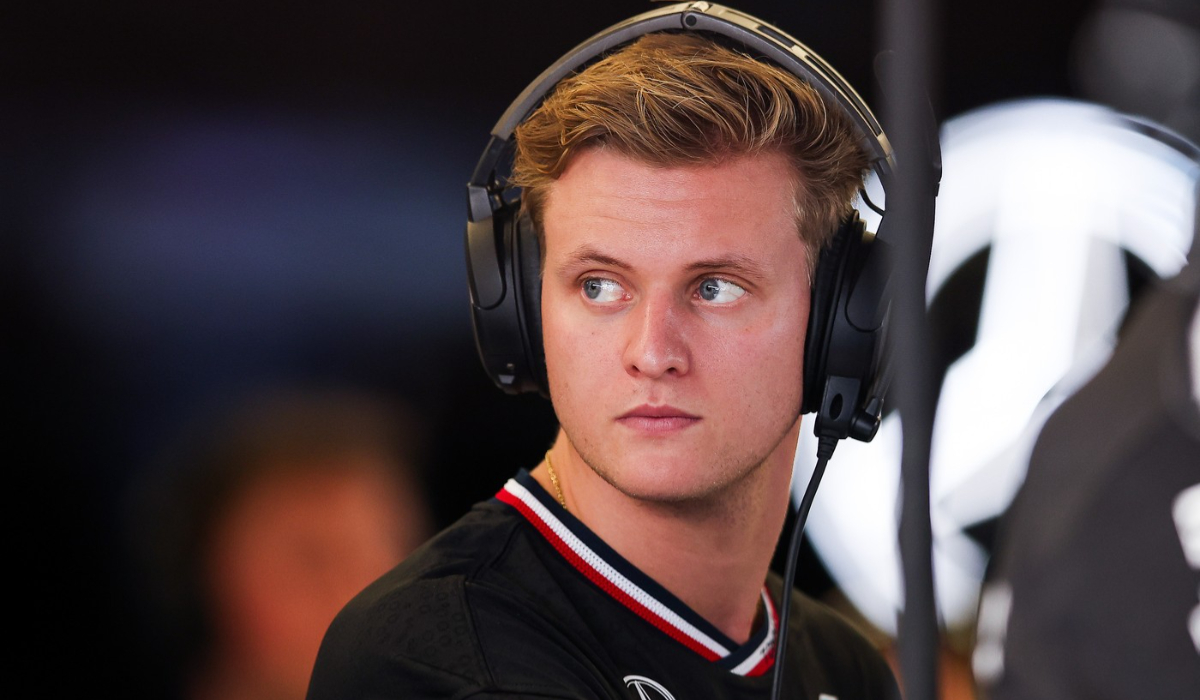 Mick Schumacher se desparte de Mercedes la finalul sezonului. Cine va fi noul pilot de rezervă al echipei conduse de Toto Wolff