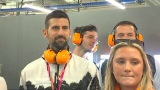 Novak Djokovic, prezent la antrenamentul Marelui Premiu de Formula 1 din Qatar! Imagini de senzaţie cu marele tenismen