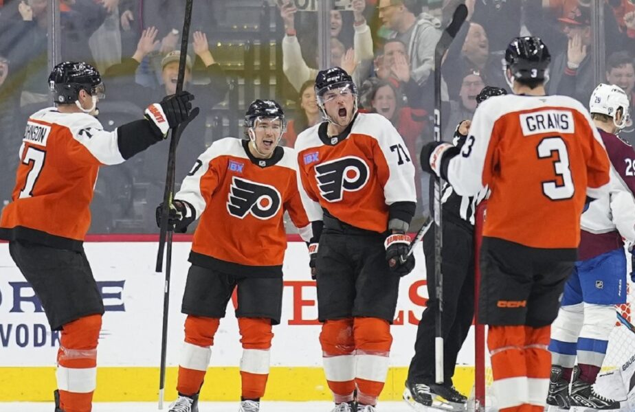 Chicago Blackhawks – Philadelphia Flyers 2-3 a fost în AntenaPLAY! Utah HC – Toronto Maple Leafs e luni, de la ora 02:00